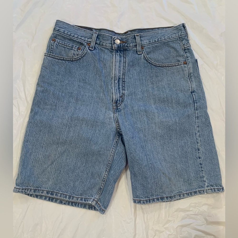 Levi’s 550 Vintage Distressed Men’s Light Wash Shorts Size 34x10 100% Cotton